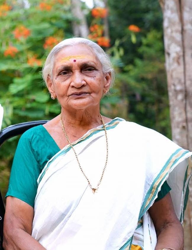 ഈശ്വരി അന്തർജ്ജനം അന്തരിച്ചു